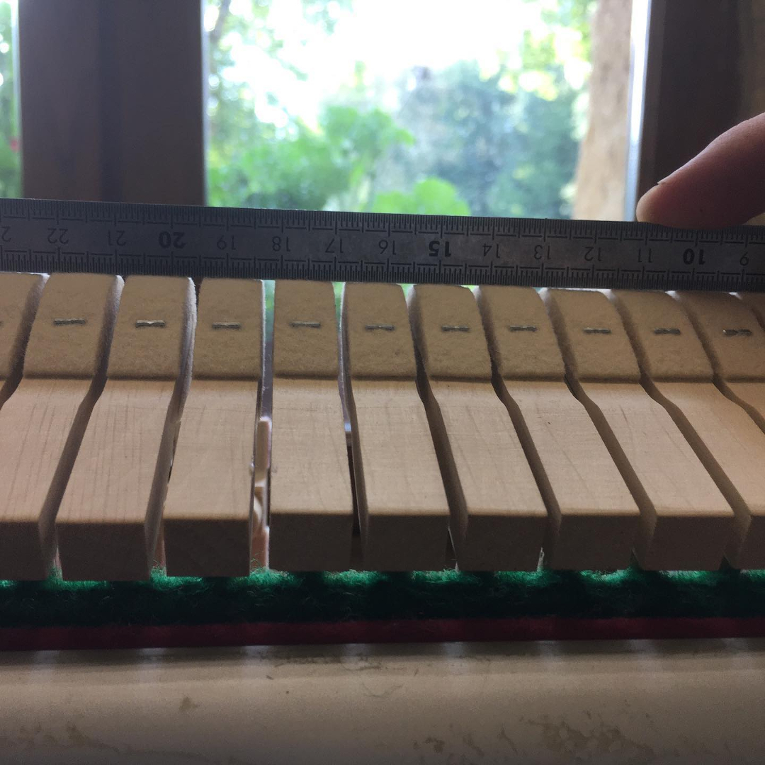 collage têtes de marteaux piano