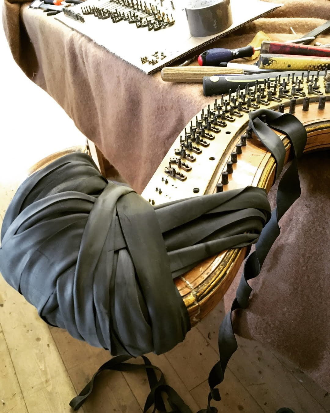 Restauration réparation de harpe Erard