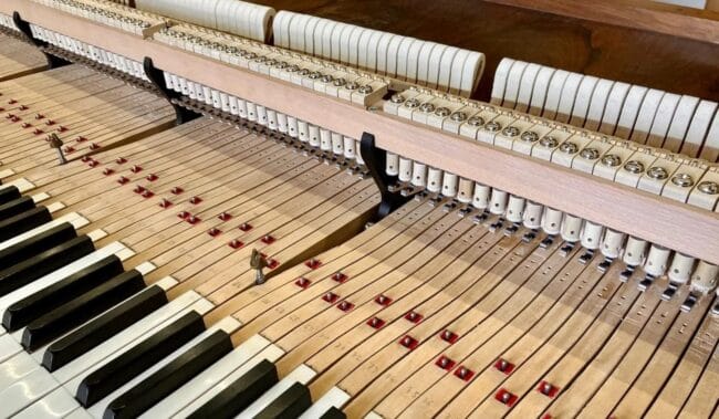 Nouvelle-mecanique-en-cours-de-reglages_couv piano pleyel restauration